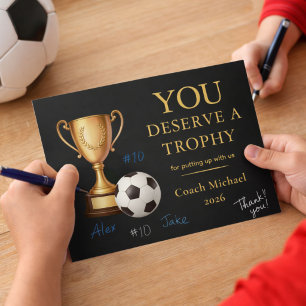 Tarjeta De Agradecimiento Mereces un Trofeo Entrenador de Fútbol Divertido