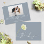 Tarjeta De Agradecimiento Moda acuarela Boda de flor foto<br><div class="desc">Gracias en letras de moda con una hermosa flor blanca en el frente,  estas polvorientas tarjetas de agradecimiento de boda azul muestran su foto y mensaje en la parte de atrás. COINCIDIENDO elementos de nuestra colección.</div>