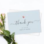 Tarjeta De Agradecimiento Moda Azul claro guión moderno Rosa Corazón de oro<br><div class="desc">Esta moderna moda rosa de corazón dorado nota de agradecimiento incluye caligrafía con letras a mano junto a sus nombres en elegante tipografía serif. Esta es la versión azul claro.</div>