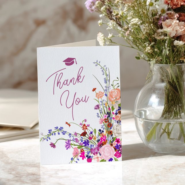 Tarjeta De Agradecimiento Moda moderna de flores silvestres guión de graduac (Modern chic wildflowers script boho graduation thank you card)