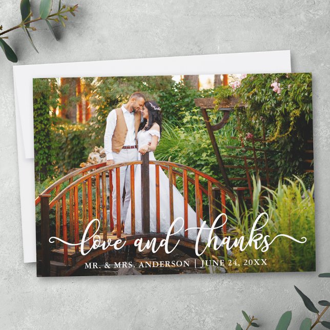 Tarjeta De Agradecimiento Moderna caligrafía Boda amor y gracias foto (Customize to add text or more photos to back of card.)