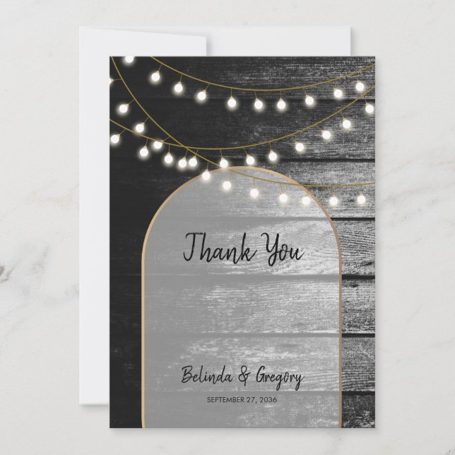 Tarjeta De Agradecimiento Moderna Rustic Black Wood Gold Lights Arch Boda (Anverso)