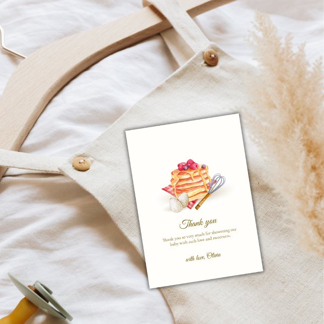 Tarjeta De Agradecimiento Moderno Baby Shower de brunch con huevo de panqueq (Modern Berry Pancake Egg Whisk Brunch Baby Shower Thank You Card)