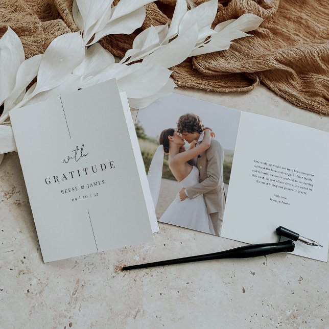 Tarjeta De Agradecimiento Moderno Boda de fotografía "con gratitud" mínimo (Subido por el creador)