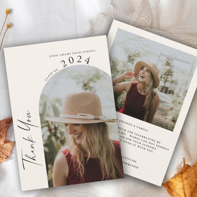 Tarjeta De Agradecimiento Moderno Mínimo Dos Foto Graduación Beige (Subido por el creador)
