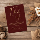 Tarjeta De Agradecimiento Moderno Sencillo Oro Borgoña Rojo<br><div class="desc">Esta tarjeta de agradecimiento moderna,  elegante y minimalista es la manera perfecta de compartir tus sentimientos con amigos y familiares. Presenta una tipografía en tonos rojo y oro burdeos.</div>
