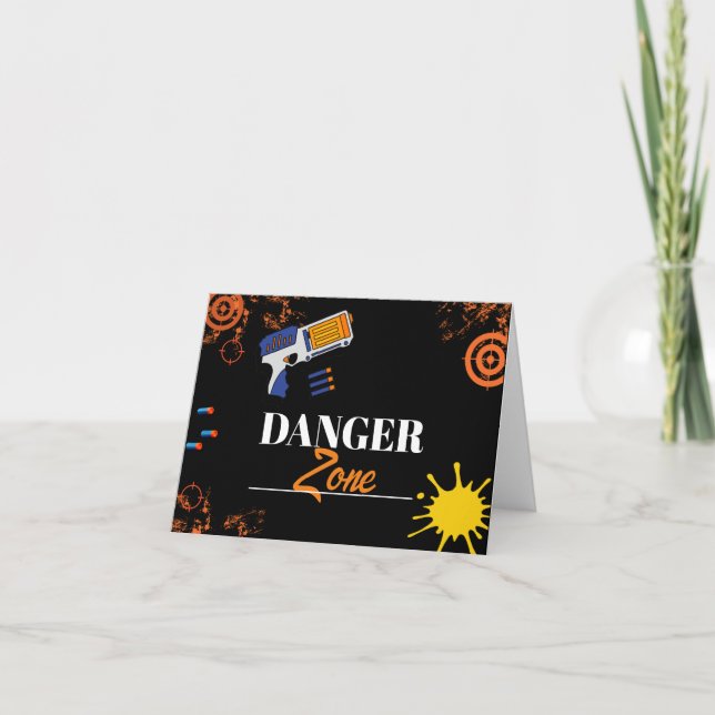 Tarjeta De Agradecimiento Oferta de fiesta de cumpleaños de Danger Zone Dart (Anverso)