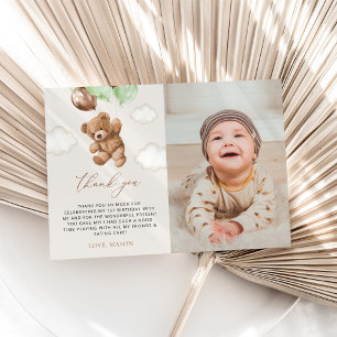 Tarjeta De Agradecimiento Oso de peluche, globos verdes, primer cumpleaños