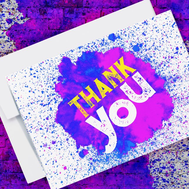 Tarjeta De Agradecimiento Paint Splatt Gracias - Azul sobre blanco (purple paint splatter thank you card and envelope against a paint splattered brick background)