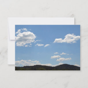 Tarjeta De Agradecimiento Paisaje con colinas verdes, árboles y nubes