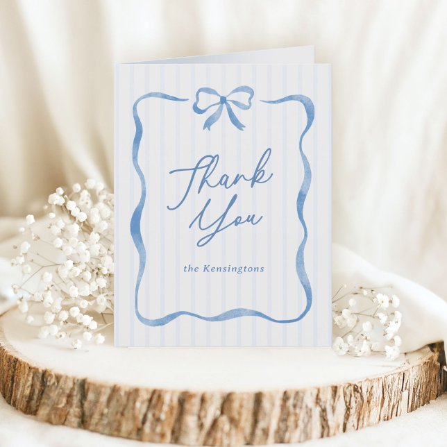 Tarjeta de agradecimiento para baby shower con laz (baby shower thank you card with blue painted bow and wavy ribbon)