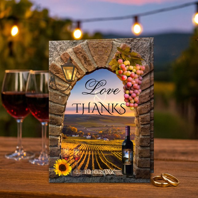 Tarjeta de agradecimiento para foto de boda en Viñ (Wedding Thank You card featuring a painting with Roman arch, sunflower, lantern and wine glasses)