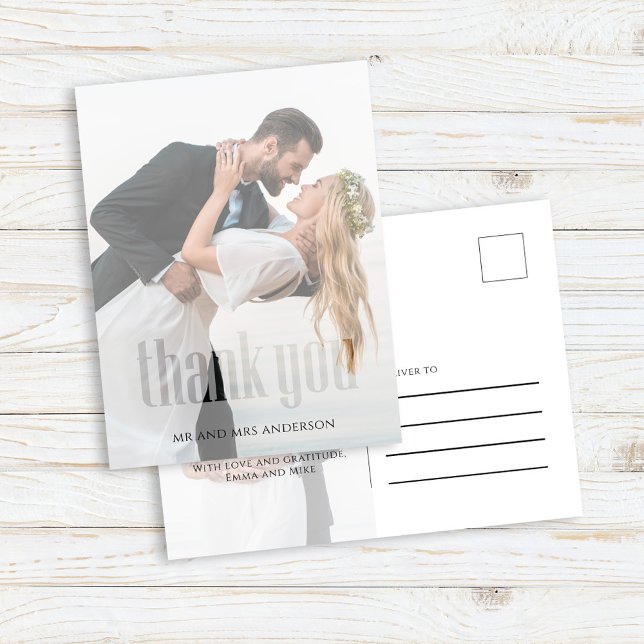 Tarjeta de agradecimiento para foto de boda modern (Modern wedding thank you photo card. Simple postcard design.)