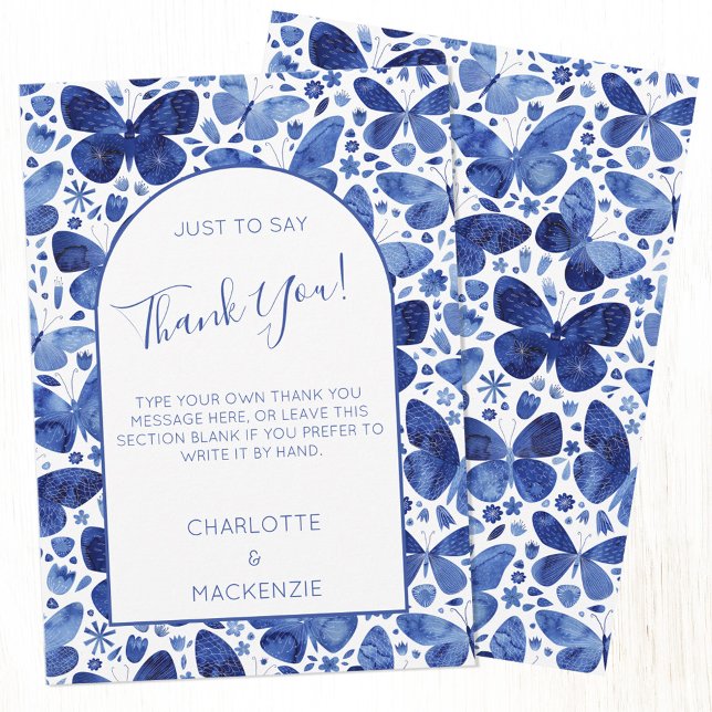 Tarjeta De Agradecimiento Patrón de acuarela de mariposa azul y blanco (Blue and white butterfly watercolor pattern personalized custom text thank you card)