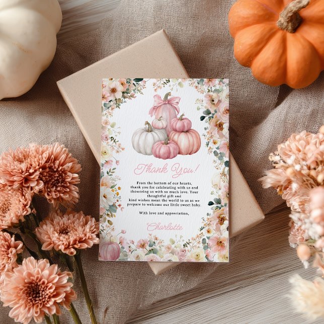 Tarjeta De Agradecimiento Pequeña Calabaza Rosa Cae Floral Baby Shower (Little Pumpkin Pink Stack Fall Floral Baby Shower Thank You Card)