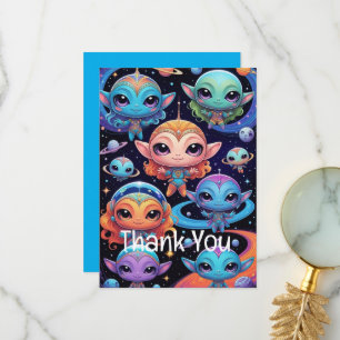 Tarjeta De Agradecimiento Pequeños alienígenas multicolores en el espacio