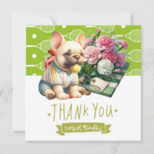 Perro de tenis con bola y presente