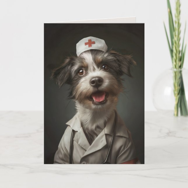Tarjeta De Agradecimiento Perro gracioso trabajando como enfermera con tarje (Anverso)