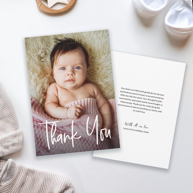 Tarjeta De Agradecimiento Personalizado de la mano moderna bebé niña ducha f (Cute Baby Girl photo Handlettering shower thank you card with personal message.)