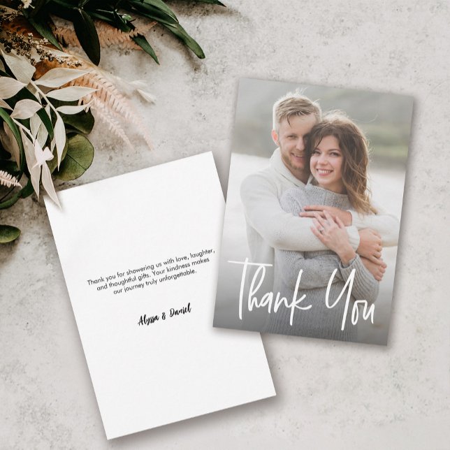 Tarjeta De Agradecimiento Personalizado moderno foto ducha de novia pequeña  (Modern Minimalist engagement photo bridal shower thank you card.)