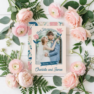 Tarjeta de agradecimiento plana con pétalos pastel