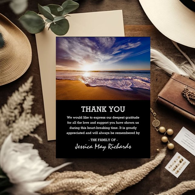 Tarjeta De Agradecimiento Playa vacía gracias | Foto de Funeral Oceánico (Subido por el creador)
