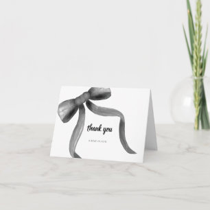 Tarjeta de agradecimiento plegada con hermoso lazo