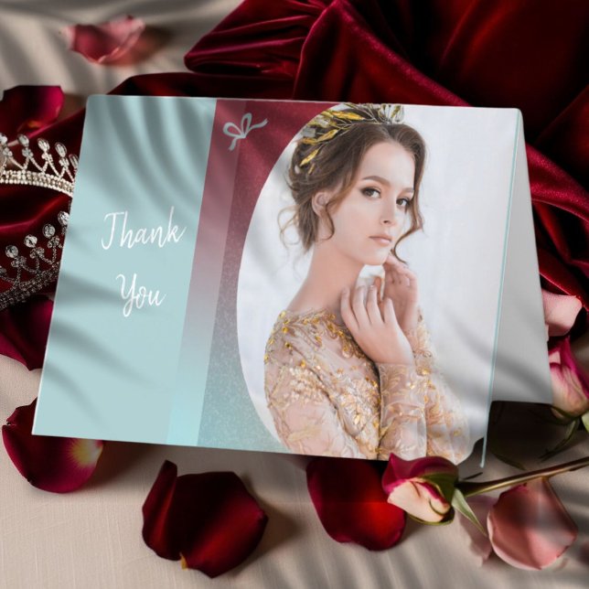 Tarjeta de agradecimiento plegada de Ruby Blue Omb (﻿﻿Ruby and turquoise ombre colors highlight this pageant thank you card with custom photo and text)