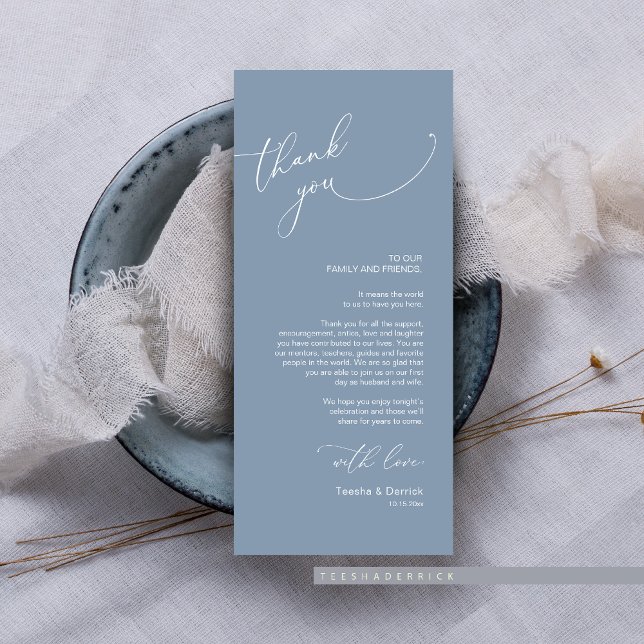 Tarjeta de agradecimiento por la configuración del (Wedding Dinner or Brunch Guest Place Setting Thank You Card, In Modern Classy Romantic Dusty Blue.)