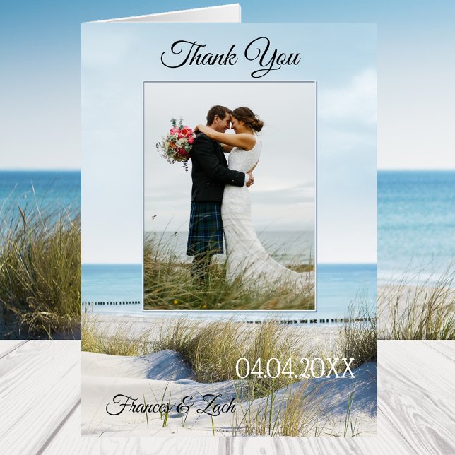 Tarjeta de agradecimiento por las dunas y la boda  (Wedding Thank You note card featuring your own wedding photo framed by dunes overlooking a beach)