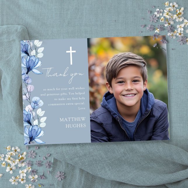 Tarjeta De Agradecimiento Primera Comunión Floral Azul Polvo Foto (Dusty Blue Floral Photo First Holy Communion Thank You Card)