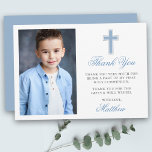 Tarjeta De Agradecimiento Primera luz fotográfica de la comunión sagrada azu<br><div class="desc">Elegante First Holy Communion Gracias Tarjeta con Cruz de Plata. Frente de la foto. Guión azul claro.</div>