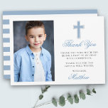 Tarjeta De Agradecimiento Primera luz fotográfica de la comunión sagrada con<br><div class="desc">Elegante First Holy Communion Gracias Tarjeta con Cruz de Plata. Frente de la foto. Guión azul claro. Retirado.</div>