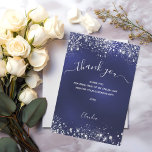Tarjeta De Agradecimiento Purpurina de plata azul de la marina enciende guió<br><div class="desc">Un fondo azul marino decorado con finos purpurinas plateados,  chispas. El color azul es desigual. Guión con letras a mano grande con barras y el texto: Gracias. Personalice y agregue su nota de agradecimiento y nombre.</div>