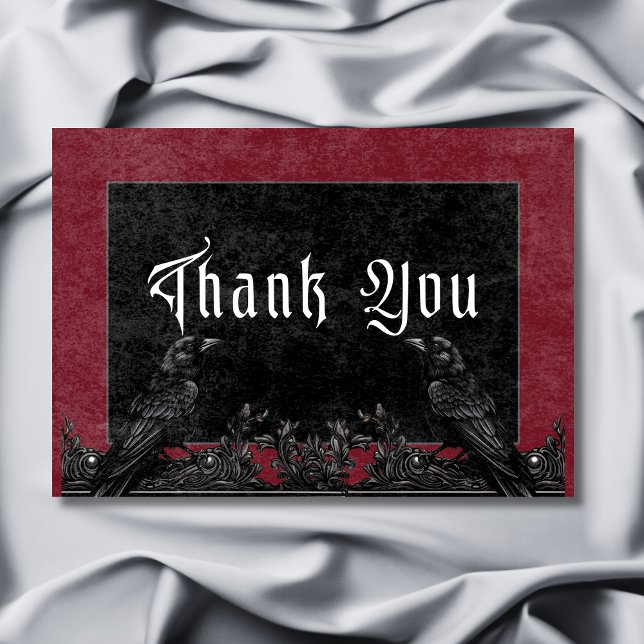Tarjeta De Agradecimiento Raven negro gótico y Rosas Boda de Borgoña (Gothic Black Raven & Roses Burgundy Wedding Thank You Card)
