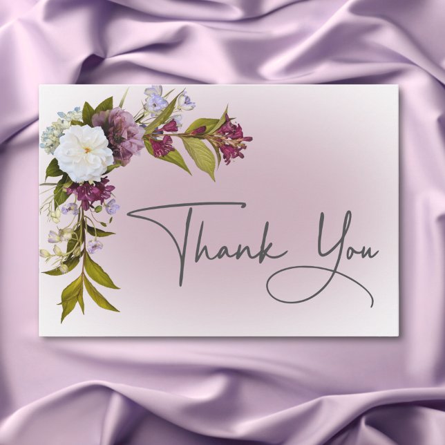 Tarjeta De Agradecimiento Romántico Boda moderno floral blanco y morado (Romantic White & Purple Floral Modern Wedding Thank You Card)