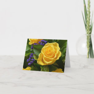 Tarjeta De Agradecimiento Rosa Amarilla Soleada Floral y Flor Púrpura en Bla