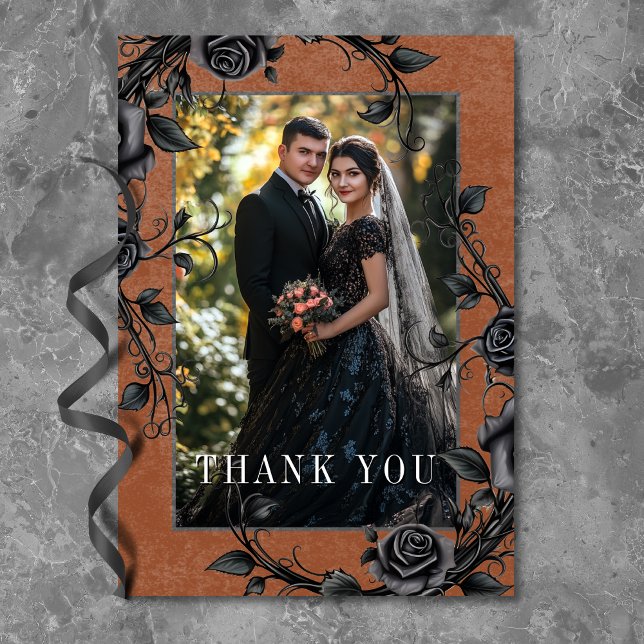 Tarjeta De Agradecimiento Rosas negros góticos Boda de fotos de óxido (Gothic Black Raven Black Roses Rust Photo Wedding Thank You Card)