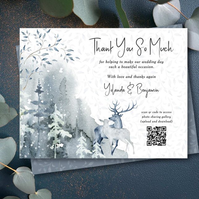 Tarjeta De Agradecimiento Selva de nieve y ciervo de Bodas de Invierno (Thank you card with photo sharing qr code from the Snow Forest wedding collection by Darling & May)