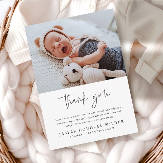 Tarjeta de agradecimiento simple de foto de bebé c (Budget paper baby photo thank you cards.)