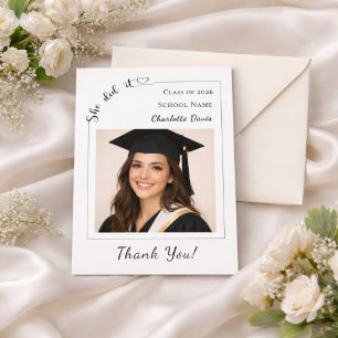 Tarjeta De Agradecimiento Simple foto moderna de graduada Lo logró
