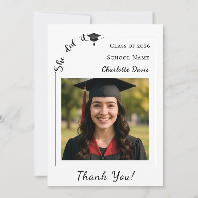 Tarjeta De Agradecimiento Simple modern photo Graduate She did it (Anverso)
