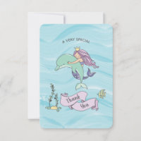 Sirena púrpura de piel justa con delfín
