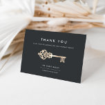 Tarjeta De Agradecimiento Tecla Vintage | Inmobiliaria o inmobiliaria<br><div class="desc">Envía tu agradecimiento a tus clientes y a la comunidad, y anuncia tu reapertura, con estas elegantes tarjetas de marca para inmobiliarios, empresas inmobiliarias y empresas de administración de propiedades. El diseño presenta letras blancas modernas en un suave fondo negro acentuado con un esqueleto vintage de ilustracion clave en un...</div>