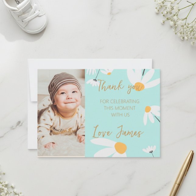 Tarjeta De Agradecimiento Thank you card template with photo of Daisy, blue  (Subido por el creador)
