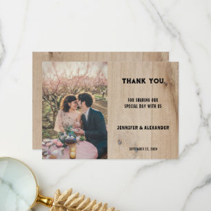 Tarjeta De Agradecimiento Tipografía rústica de madera de grano de foto boda
