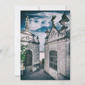 Tarjeta De Agradecimiento Tumbas en un cementerio católico en Crato, Portale