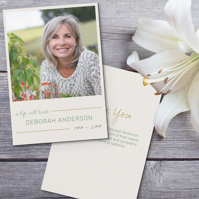 Tarjeta De Agradecimiento Un funeral neutral de foto cuadrada bien vivida (Subido por el creador)