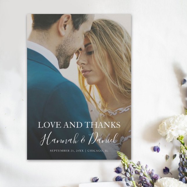Tarjeta De Agradecimiento Un guión blanco moderno con fotos de casamiento pe (Subido por el creador)