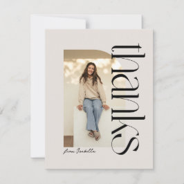 Tarjeta De Agradecimiento Una foto moderna y audaz de graduación